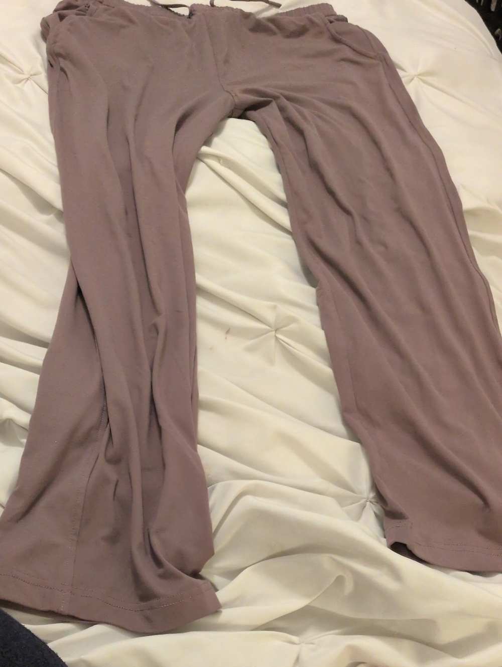 Relaxed Wide-Leg Pants in Dusty Mauve — Effortless Everyday Style